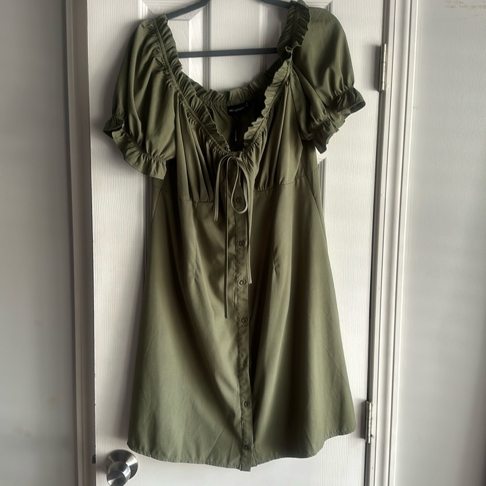 Olive 🫒 Green button up dress
